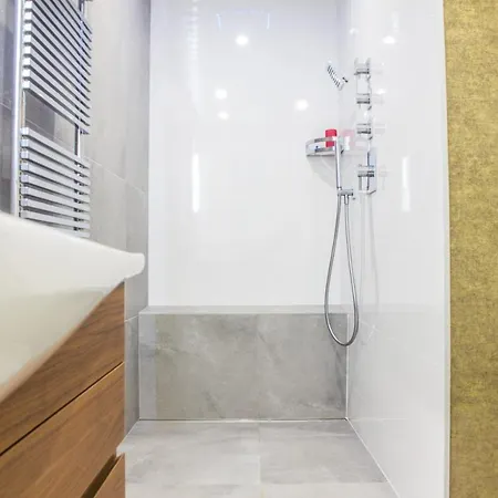 Guestready - Spacious Apt With Terrace Pools Apartment